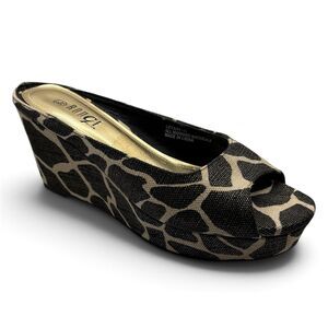 Rouge Helium Y2K Giraffe Print Peep-Toe Wedge Slide Sandals Women’s Size 8.5